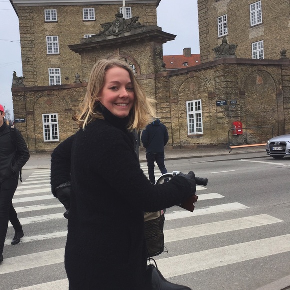 Meet your Posher, Madeline - Picture 2 of 8